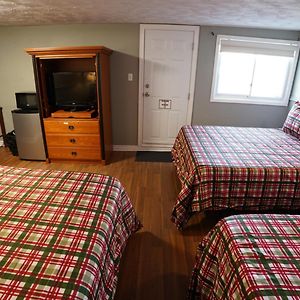 Room Three Double Beds